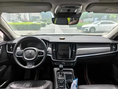 Volvo S90 2019, 98000 км, за 14726.4 USD - фото 8
