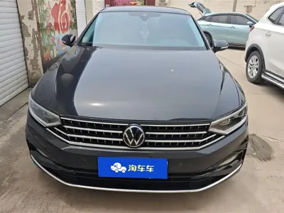 Volkswagen Magotan 2023, 40900 км, за 17509.96 USD