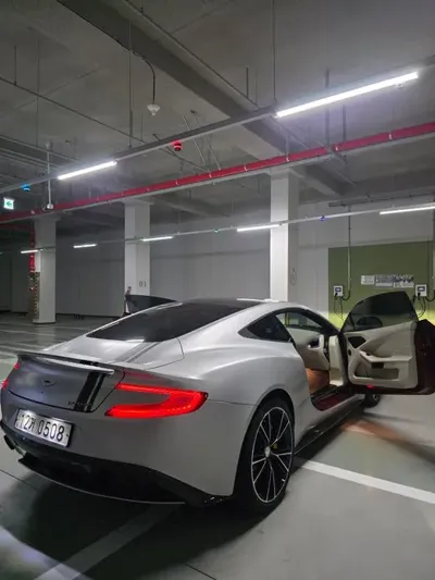 Astonmartin Vanquish 2016, 29296 км, за 87304.71 USD
