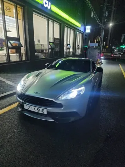 Astonmartin Vanquish 2016, 29296 км, за 87304.71 USD - фото 20