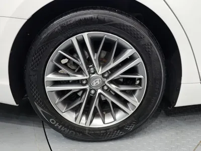 Hyundai Grandeur 2019, 94086 км, за 9441.94 USD - фото 20