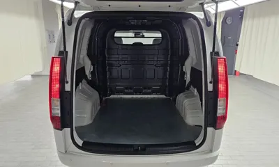 Hyundai Staria 2022, 3850 км, за 16385.86 USD - фото 20