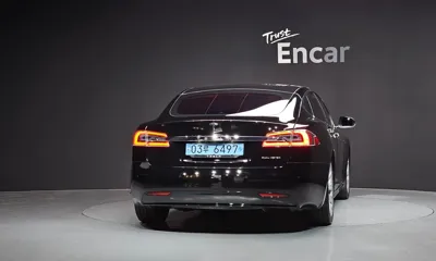 Tesla Model S 2020, 110437 км, за 32438.39 USD