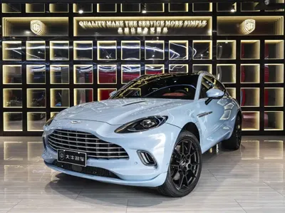 Aston Martin DBX · 2022 год