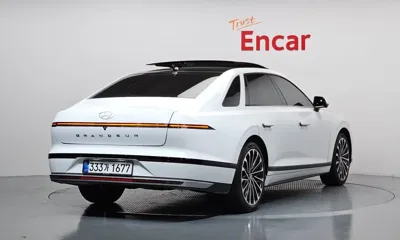 Hyundai Grandeur 2023, 45214 км, за 24281.21 USD