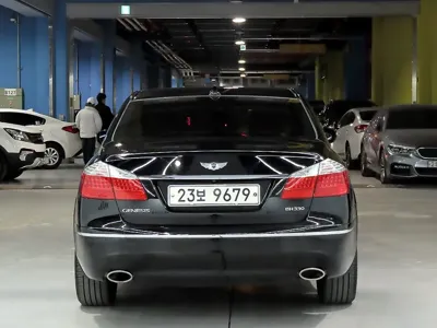 Hyundai Genesis