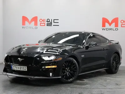 Ford Mustang · 2022 год