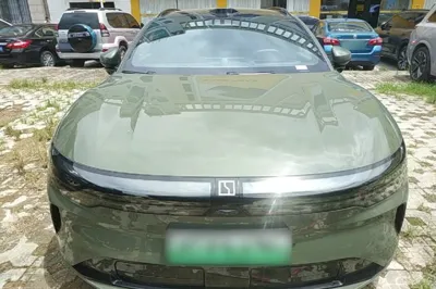 Zeekr 007GT 2025, 11399 км, за 28370 USD