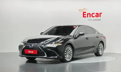 Lexus ES · 2021 год
