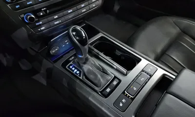 Hyundai Genesis 2016, 81763 км, за 8990.23 USD - фото 9