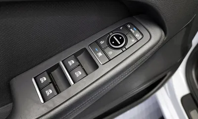 Hyundai Genesis 2016, 81763 км, за 8990.23 USD - фото 13