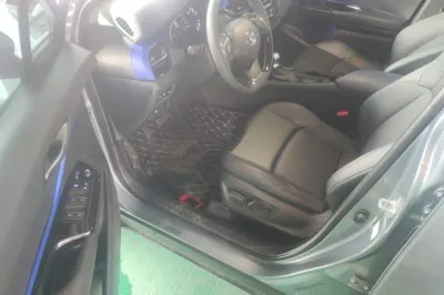 Toyota C-HR 2023, 21400 км, за 14380 USD - фото 23