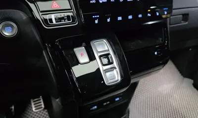 Hyundai Staria 2022, 68112 км, за 29243.8 USD - фото 9