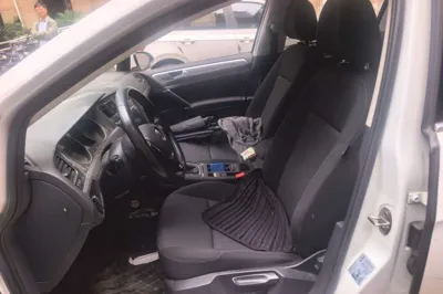 Volkswagen Golf 2020, 50900 км, за 10328 USD - фото 12