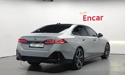 BMW 5-Series 2025, 10851 км, за 58352.9 USD