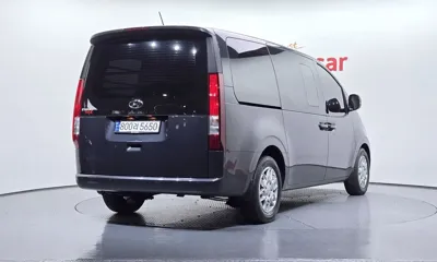 Hyundai Staria 2023, 50079 км, за 18301.95 USD