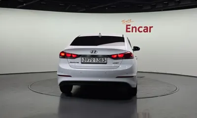 Hyundai Avante 2016, 163492 км, за 3387.62 USD