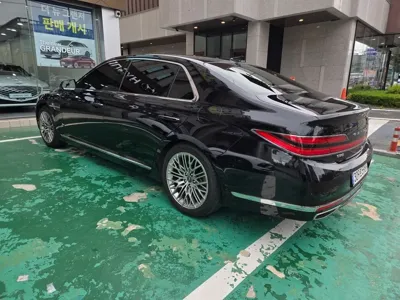 Genesis G90 2021, 47163 км, за 30553.2 USD