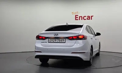 Hyundai Avante 2018, 198443 км, за 4095.43 USD - фото 4