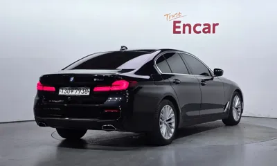 BMW 5-Series 2022, 60376 км, за 21337.52 USD