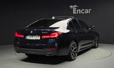 BMW 5-Series 2023, 42643 км, за 31528.3 USD