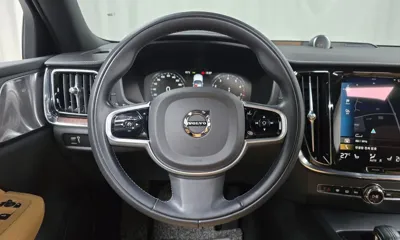 Volvo V60 2021, 39940 км, за 24796.11 USD - фото 13