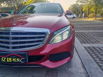 Mercedes-Benz C-Class 2015, 130000 км, за 9681.98 USD