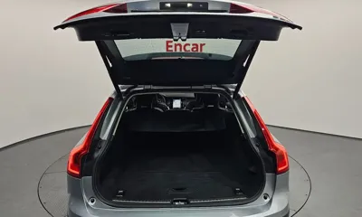 Volvo V90 2017, 87446 км, за 18301.95 USD - фото 20