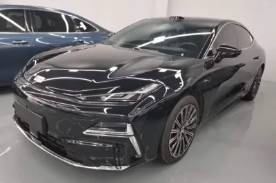 Geely Galaxy Galaxy 8 · 2025 год