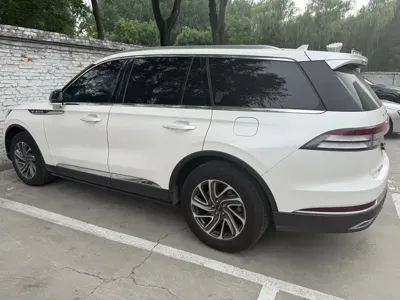 Lincoln Aviator 2022, 25000 км, за 33842.78 USD