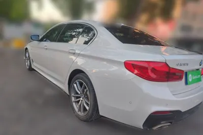 BMW 5 Series 2020, 32000 км, за 25986 USD