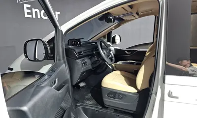 Hyundai Staria 2023, 68498 км, за 18051.73 USD - фото 29