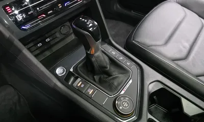 Volkswagen Tiguan 2021, 58024 км, за 28882.76 USD - фото 9