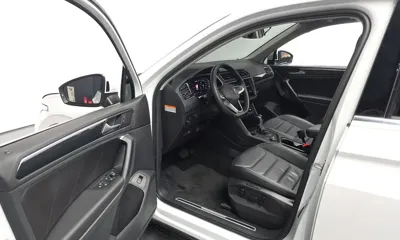 Volkswagen Tiguan 2021, 58024 км, за 28882.76 USD - фото 10