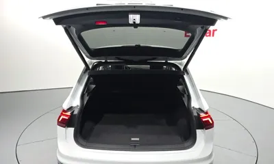 Volkswagen Tiguan 2021, 58024 км, за 28882.76 USD - фото 20
