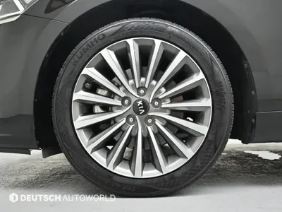Kia K7 2017, 63000 км, за 7794.32 USD