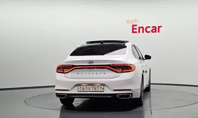 Hyundai Grandeur 2017, 136823 км, за 7296.42 USD