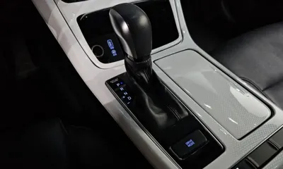 Hyundai Grandeur 2017, 136823 км, за 7293.09 USD - фото 9