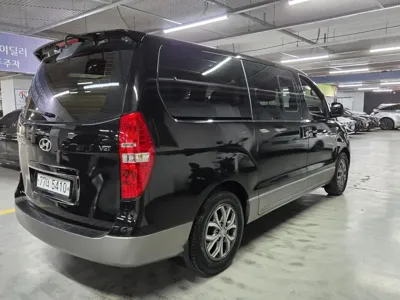 Hyundai Starex 2017, 61856 км, за 8927.4 USD
