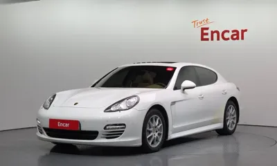 Porsche Panamera · 2011 год