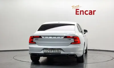 Volvo S90 2020, 88845 км, за 17495.4 USD