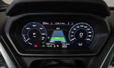Audi Q4 e-tron 2023, 39873 км, за 27035.98 USD - фото 8