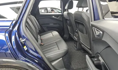 Audi Q4 e-tron 2023, 39873 км, за 27035.98 USD - фото 12