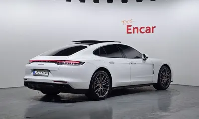 Porsche Panamera 2023, 35094 км, за 83802.58 USD