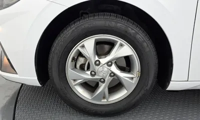 Hyundai Avante 2023, 102401 км, за 7745.83 USD