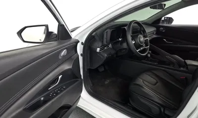 Hyundai Avante 2023, 102401 км, за 7745.83 USD - фото 10