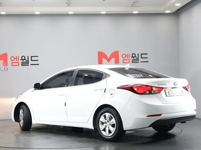 Hyundai Avante 2015, 103556 км, за 3441.32 USD