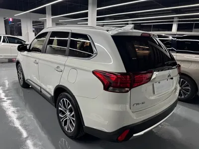 Mitsubishi Outlander 2018, 230000 км, за 5870.99 USD