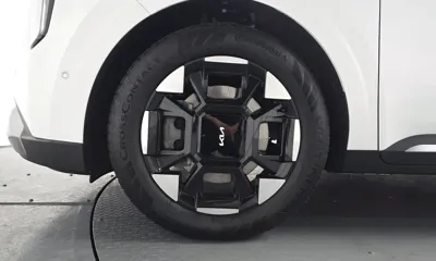 Kia Canival 2025, 3204 км, за 28080.6 USD
