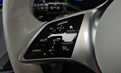 Mercedes-Benz EQE 2023, 71516 км, за 52036.22 USD - фото 35